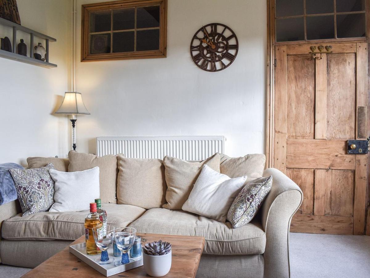 Lea Hall Farmhouse Tissington Exterior photo