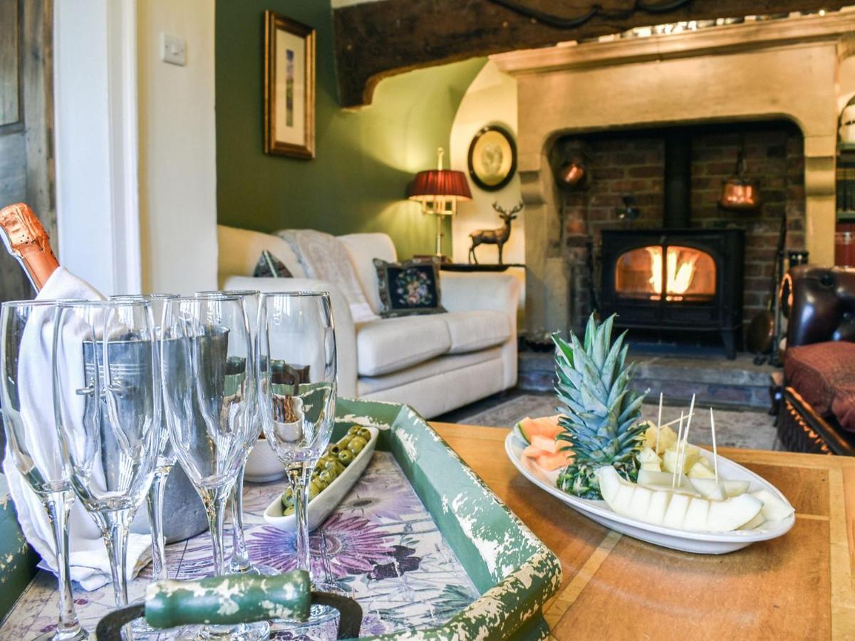 Lea Hall Farmhouse Tissington Exterior photo